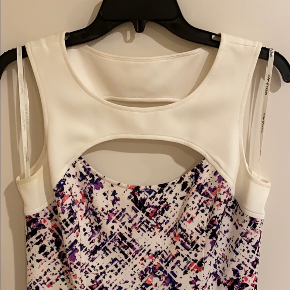 Guess - Picture 3 of 10
